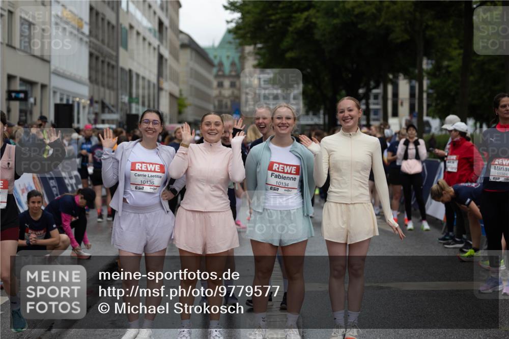 14.06.2026 - REWE Women's Run Michael Strokosch http://msf.ph/oto/9779577 14.06.2026 08:47:42 Laufen 10136, 7, 10134, 7, 11384, 57 meine-sportfotos.de