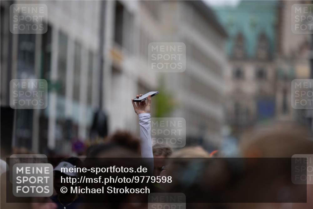 14.06.2026 - REWE Women's Run Michael Strokosch http://msf.ph/oto/9779598 14.06.2026 08:49:39 Laufen  meine-sportfotos.de