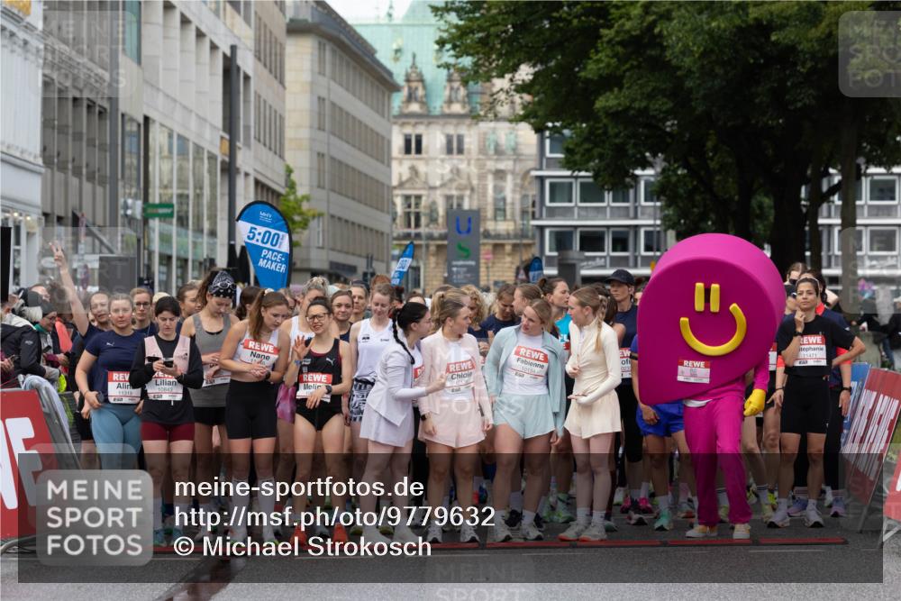 14.06.2026 - REWE Women's Run Michael Strokosch http://msf.ph/oto/9779632 14.06.2026 08:57:38 Laufen 10843, 11319, 5, 00, 146, 10135, 11471 meine-sportfotos.de