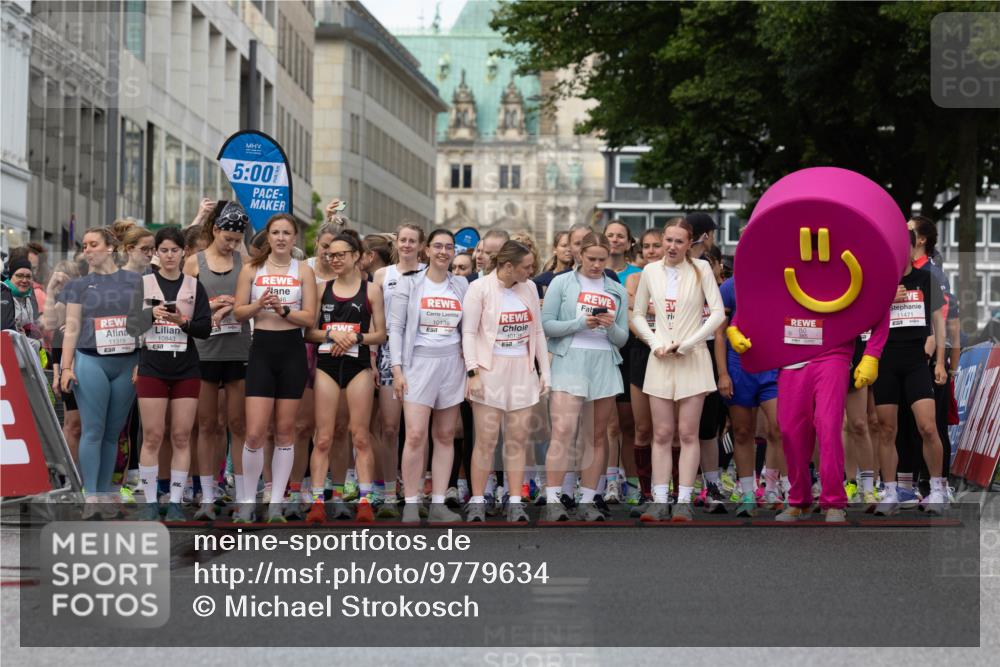 14.06.2026 - REWE Women's Run Michael Strokosch http://msf.ph/oto/9779634 14.06.2026 08:57:43 Laufen 11319, 10843, 57, 5, 00, 10136, 11471 meine-sportfotos.de