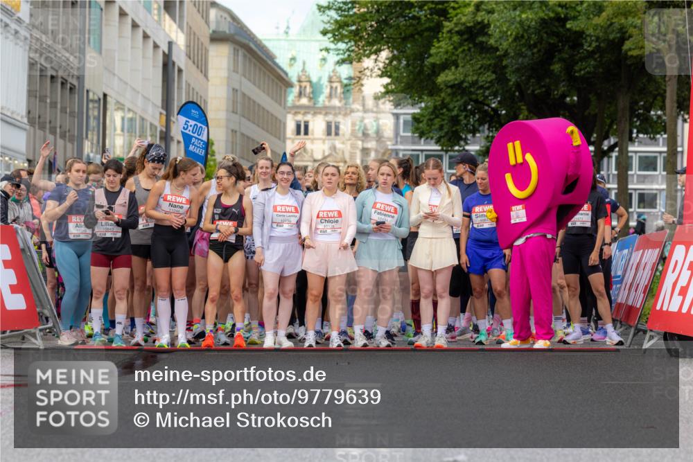 14.06.2026 - REWE Women's Run Michael Strokosch http://msf.ph/oto/9779639 14.06.2026 08:57:46 Laufen 11319, 10843, 5, 00, 10136, 10134, 11471 meine-sportfotos.de