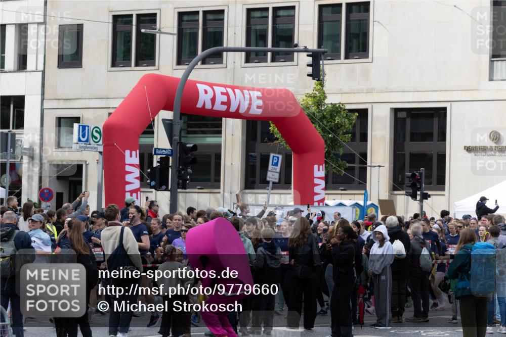 14.06.2026 - REWE Women's Run Michael Strokosch http://msf.ph/oto/9779660 14.06.2026 09:01:20 Laufen  meine-sportfotos.de
