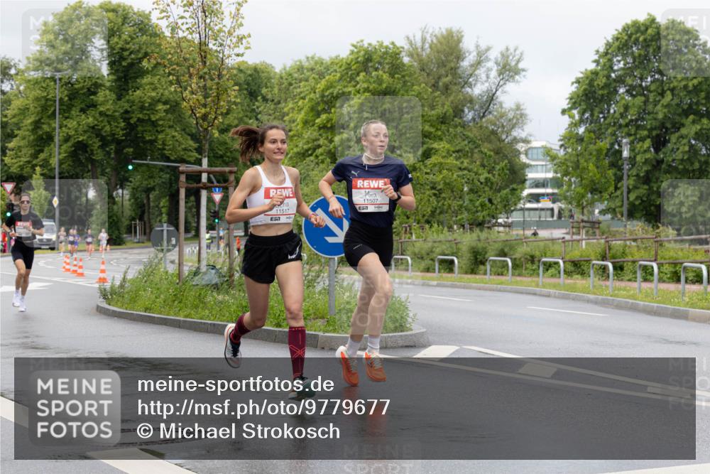 14.06.2026 - REWE Women's Run Michael Strokosch http://msf.ph/oto/9779677 14.06.2026 09:08:15 Laufen 11517, 11507, 57 meine-sportfotos.de