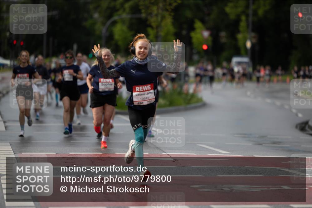 14.06.2026 - REWE Women's Run Michael Strokosch http://msf.ph/oto/9779800 14.06.2026 09:10:10 Laufen 10642, 657 meine-sportfotos.de
