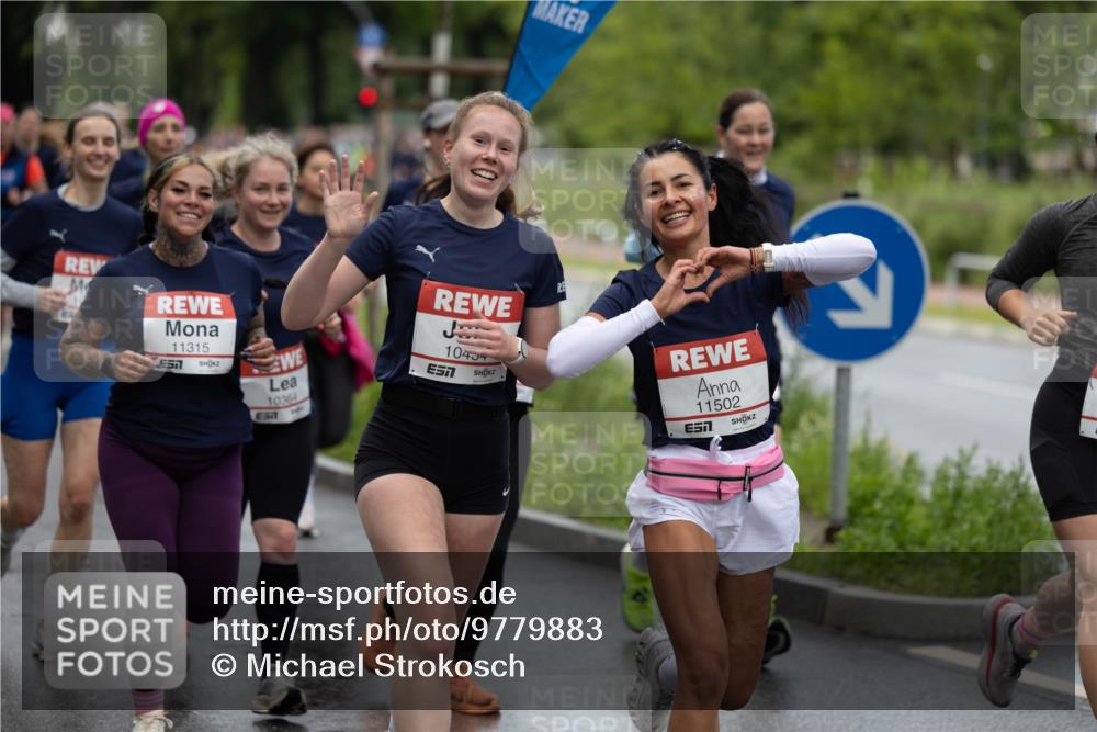 14.06.2026 - REWE Women's Run Michael Strokosch http://msf.ph/oto/9779883 14.06.2026 09:11:22 Laufen 11315, 10364, 57, 1045, 11502, 57 meine-sportfotos.de