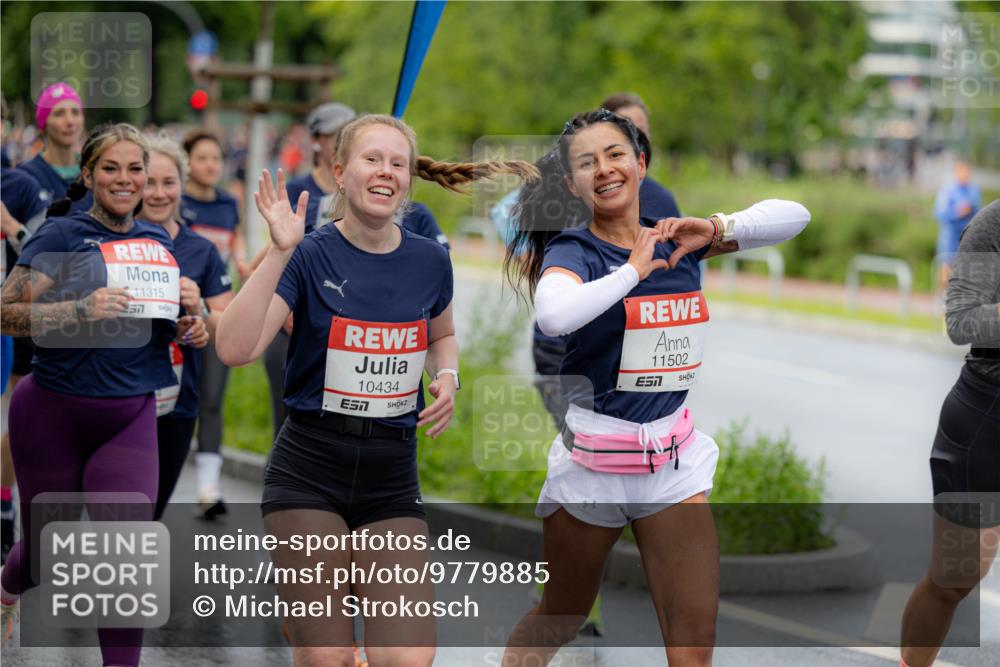 14.06.2026 - REWE Women's Run Michael Strokosch http://msf.ph/oto/9779885 14.06.2026 09:11:22 Laufen 11315, 57, 10434, 7, 11502 meine-sportfotos.de