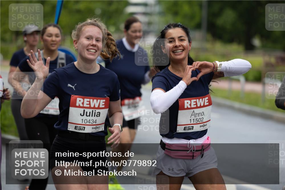 14.06.2026 - REWE Women's Run Michael Strokosch http://msf.ph/oto/9779892 14.06.2026 09:11:22 Laufen 10434, 11502 meine-sportfotos.de