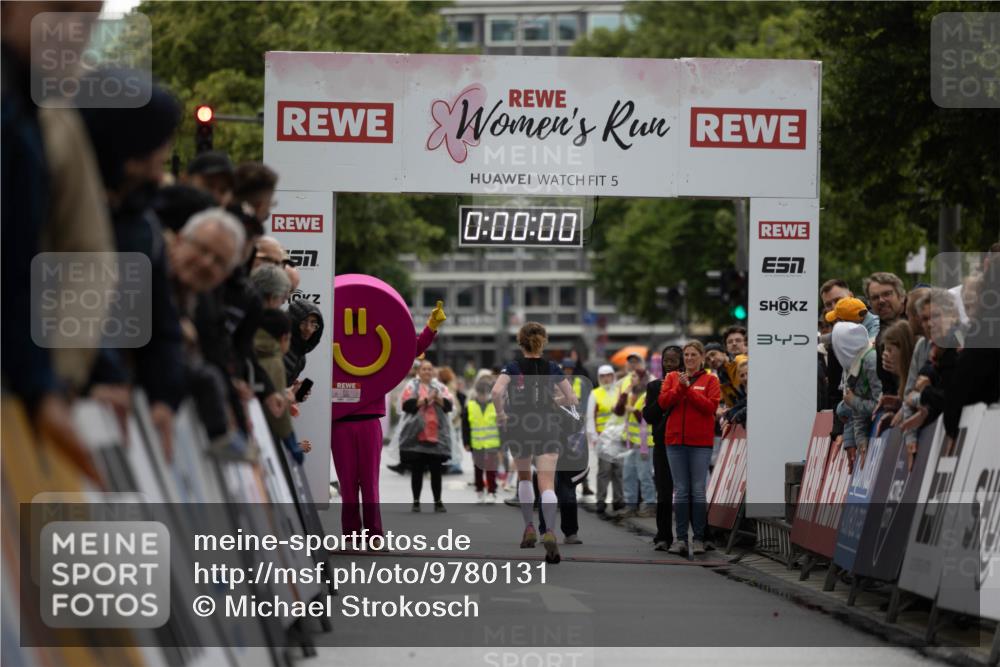 14.06.2026 - REWE Women's Run Michael Strokosch http://msf.ph/oto/9780131 14.06.2026 09:46:37 Laufen 5, 0, 00, 00, 57, 34 meine-sportfotos.de