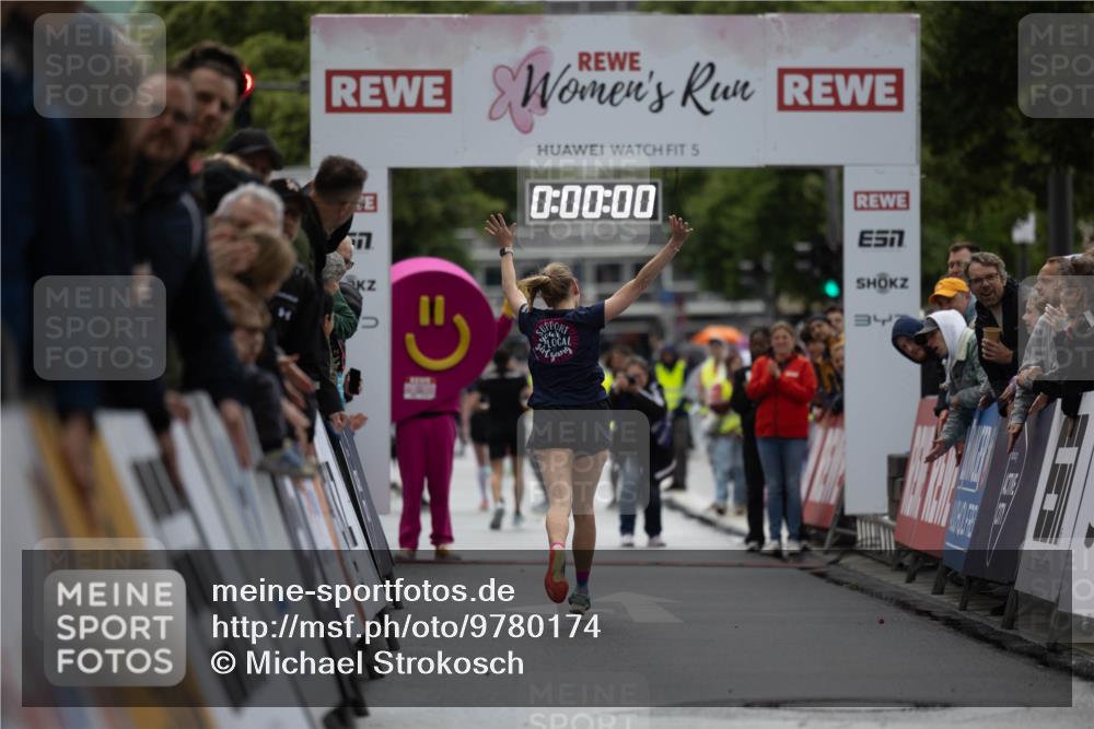 14.06.2026 - REWE Women's Run Michael Strokosch http://msf.ph/oto/9780174 14.06.2026 09:46:53 Laufen 5, 0, 00, 00, 7 meine-sportfotos.de