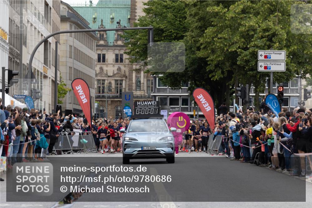 14.06.2026 - REWE Women's Run Michael Strokosch http://msf.ph/oto/9780686 14.06.2026 10:30:33 Laufen 5, 00, 2, 0, 00, 08, 389 meine-sportfotos.de