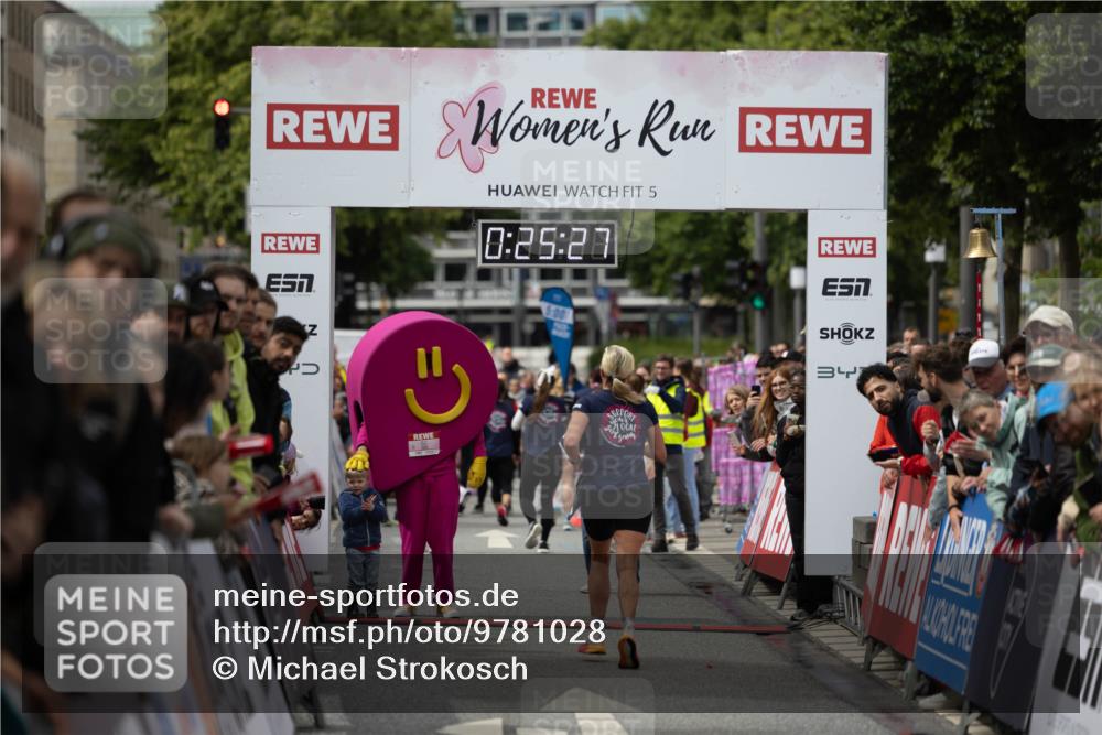 14.06.2026 - REWE Women's Run Michael Strokosch http://msf.ph/oto/9781028 14.06.2026 10:56:00 Laufen 5, 0, 25, 27, 5, 00, 7, 34 meine-sportfotos.de