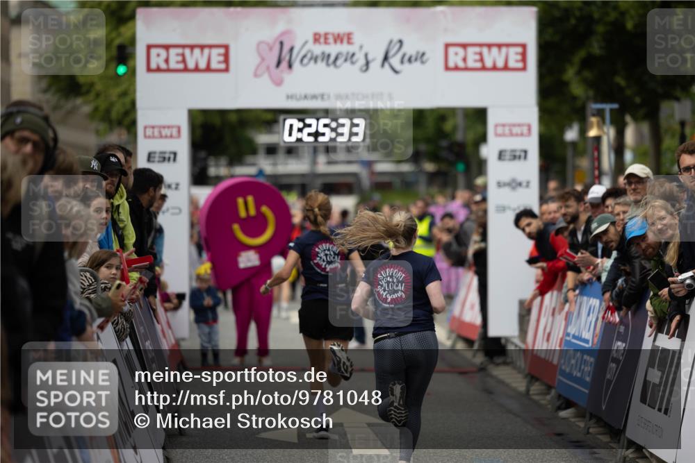 14.06.2026 - REWE Women's Run Michael Strokosch http://msf.ph/oto/9781048 14.06.2026 10:56:05 Laufen 7, 9, 0, 25, 33, 7 meine-sportfotos.de