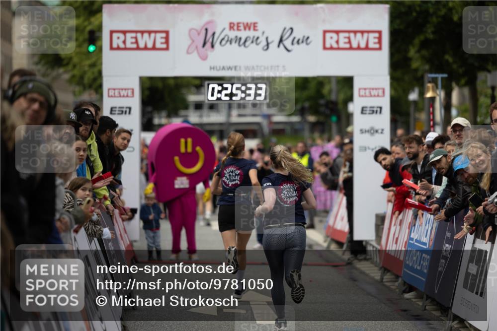 14.06.2026 - REWE Women's Run Michael Strokosch http://msf.ph/oto/9781050 14.06.2026 10:56:05 Laufen 7, 0, 25, 33, 7 meine-sportfotos.de