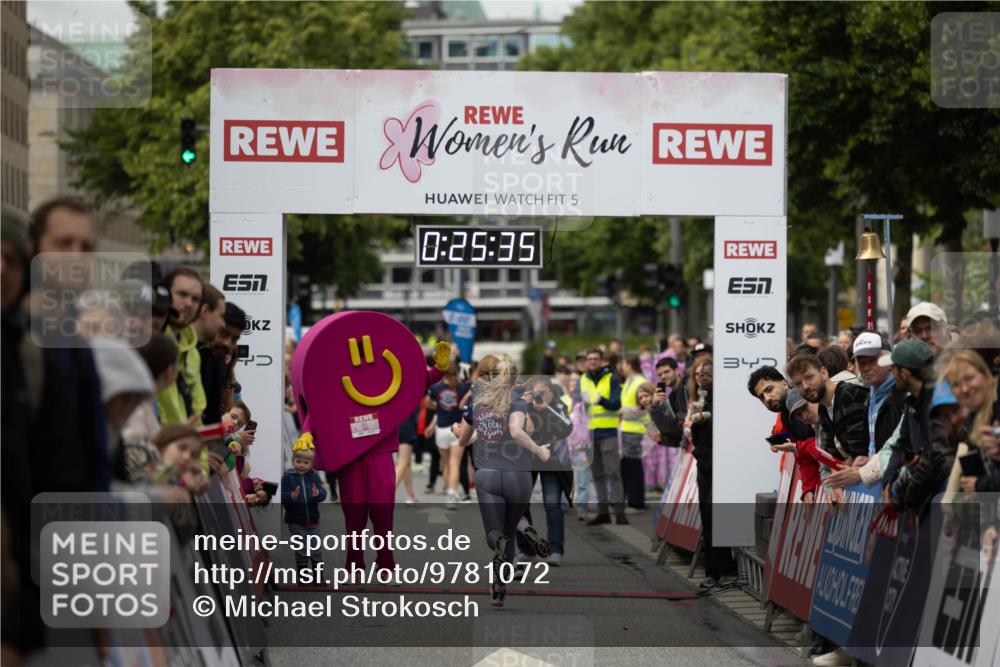 14.06.2026 - REWE Women's Run Michael Strokosch http://msf.ph/oto/9781072 14.06.2026 10:56:08 Laufen 5, 0, 25, 35, 8, 00, 7 meine-sportfotos.de