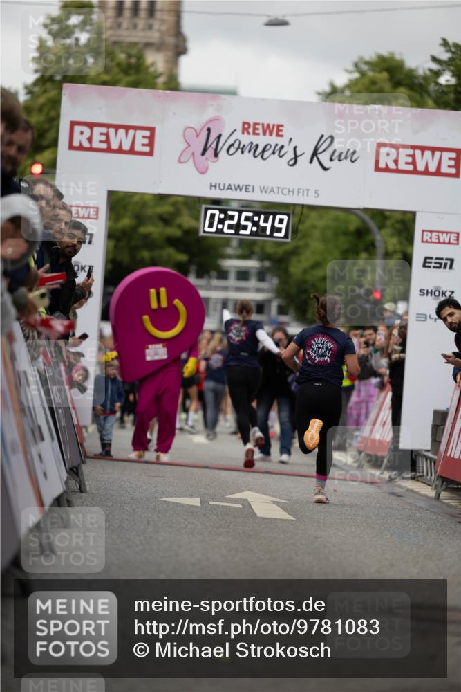 14.06.2026 - REWE Women's Run Michael Strokosch http://msf.ph/oto/9781083 14.06.2026 10:56:21 Laufen 17, 5, 0, 25, 49, 7, 34 meine-sportfotos.de