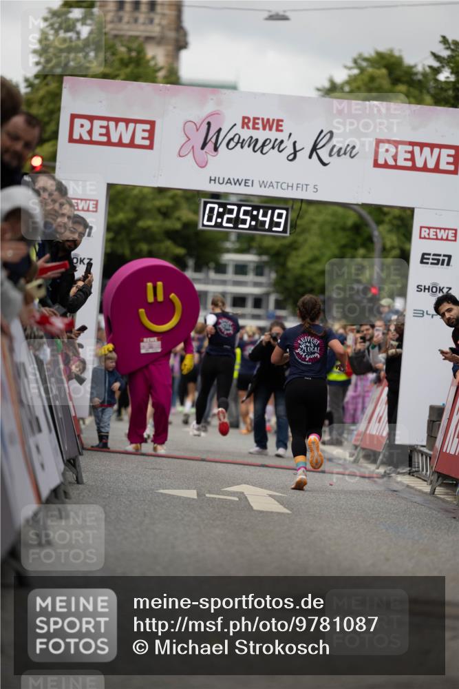 14.06.2026 - REWE Women's Run Michael Strokosch http://msf.ph/oto/9781087 14.06.2026 10:56:21 Laufen 5, 0, 25, 49, 7, 34 meine-sportfotos.de