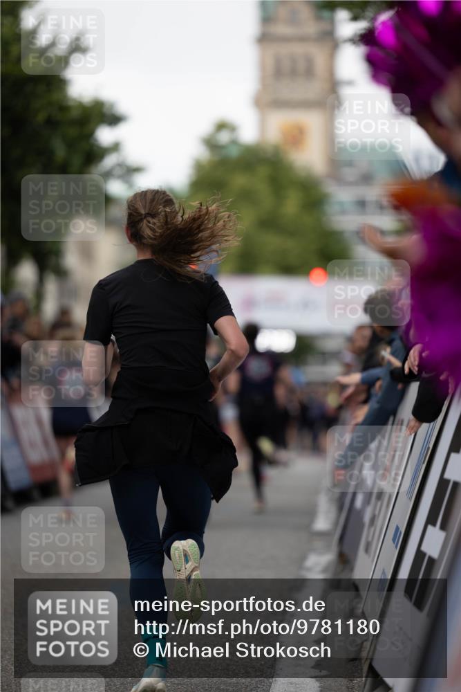 14.06.2026 - REWE Women's Run Michael Strokosch http://msf.ph/oto/9781180 14.06.2026 10:57:36 Laufen  meine-sportfotos.de