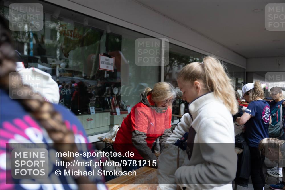 14.06.2026 - REWE Women's Run Michael Strokosch http://msf.ph/oto/9781215 14.06.2026 08:25:19 Laufen 62201, 10 meine-sportfotos.de
