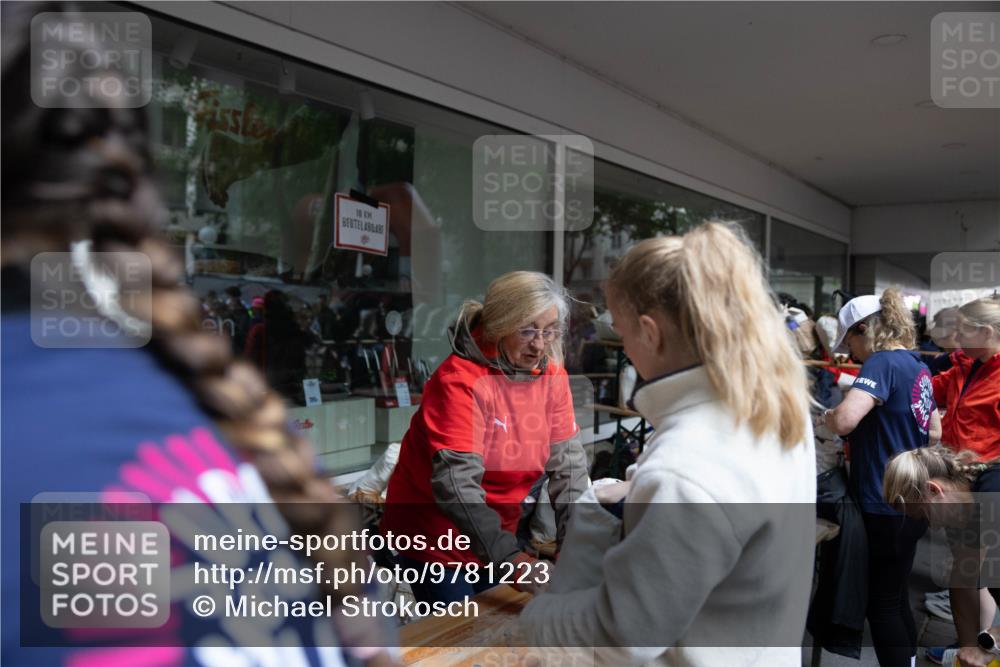 14.06.2026 - REWE Women's Run Michael Strokosch http://msf.ph/oto/9781223 14.06.2026 08:25:20 Laufen 10 meine-sportfotos.de