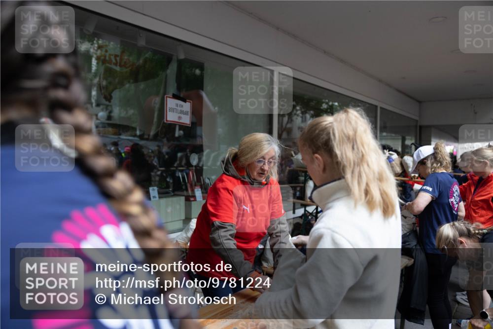 14.06.2026 - REWE Women's Run Michael Strokosch http://msf.ph/oto/9781224 14.06.2026 08:25:20 Laufen 10 meine-sportfotos.de
