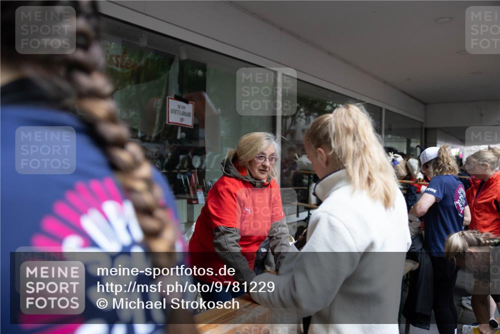 14.06.2026 - REWE Women's Run Michael Strokosch http://msf.ph/oto/9781229 14.06.2026 08:25:20 Laufen 10 meine-sportfotos.de