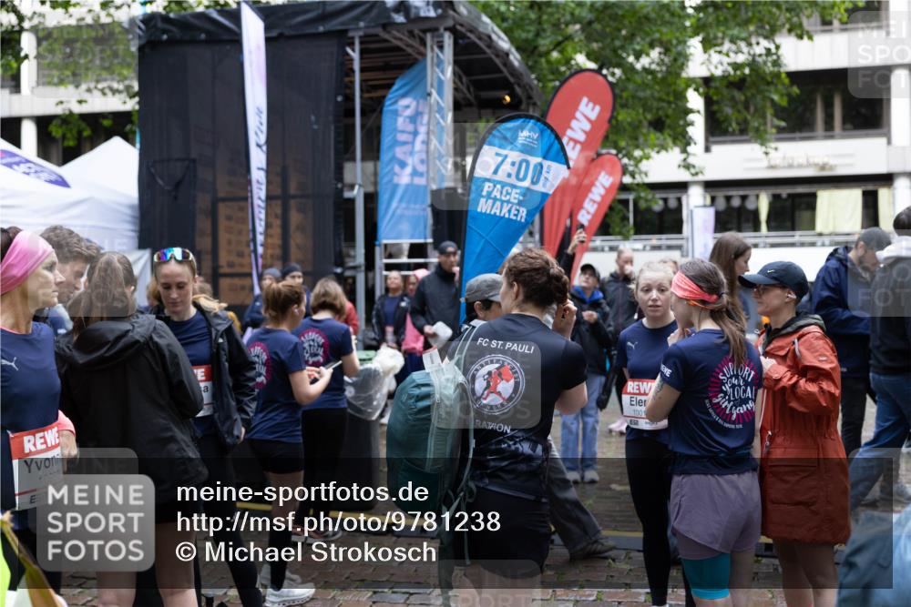 14.06.2026 - REWE Women's Run Michael Strokosch http://msf.ph/oto/9781238 14.06.2026 08:25:40 Laufen 7, 10952, 7, 00, 1001 meine-sportfotos.de