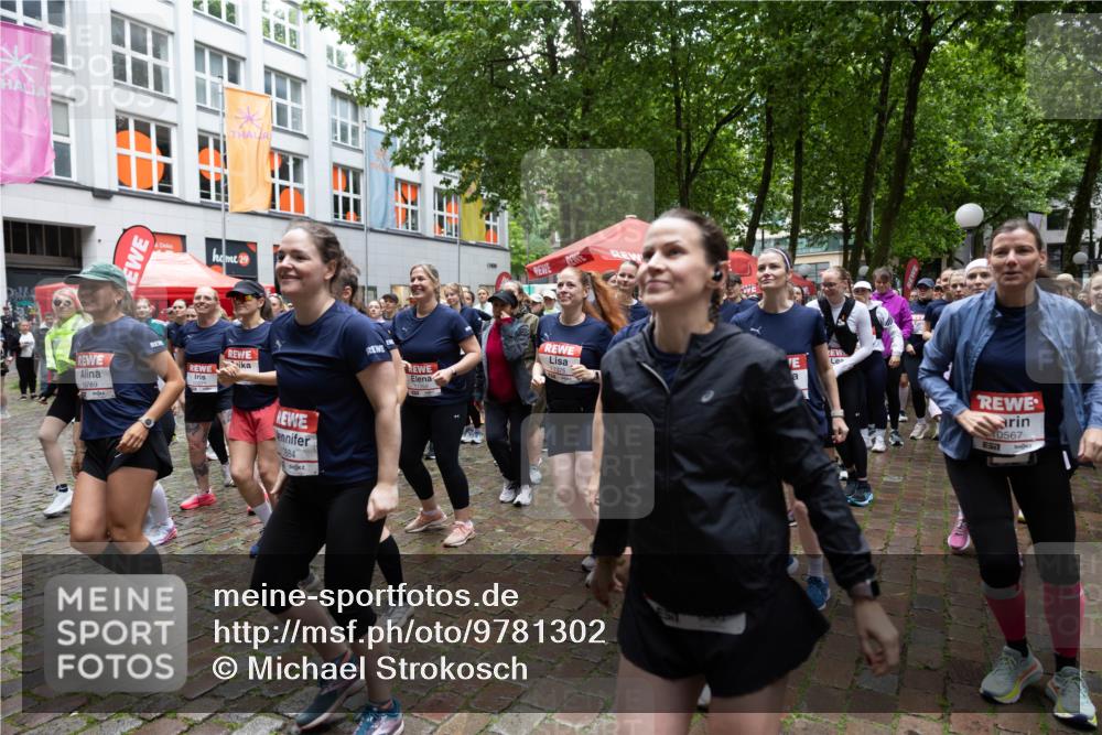 14.06.2026 - REWE Women's Run Michael Strokosch http://msf.ph/oto/9781302 14.06.2026 08:33:07 Laufen 24, 10789, 884, 11375, 11359, 10567, 7 meine-sportfotos.de
