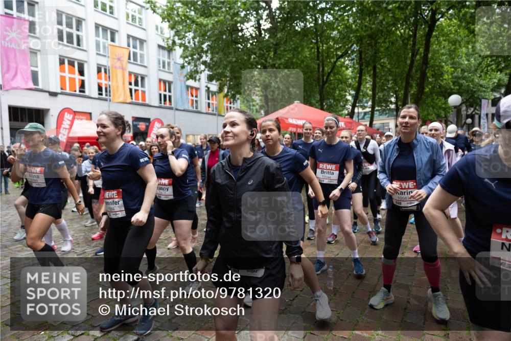 14.06.2026 - REWE Women's Run Michael Strokosch http://msf.ph/oto/9781320 14.06.2026 08:33:08 Laufen 789, 0884, 3871, 10594, 10567 meine-sportfotos.de