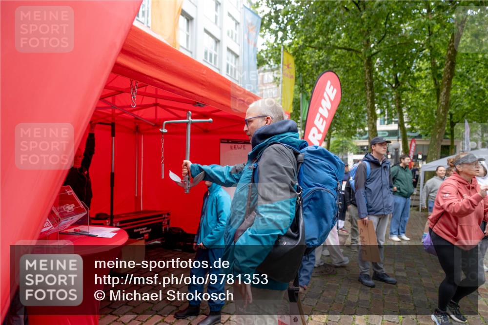 14.06.2026 - REWE Women's Run Michael Strokosch http://msf.ph/oto/9781353 14.06.2026 08:33:37 Laufen  meine-sportfotos.de