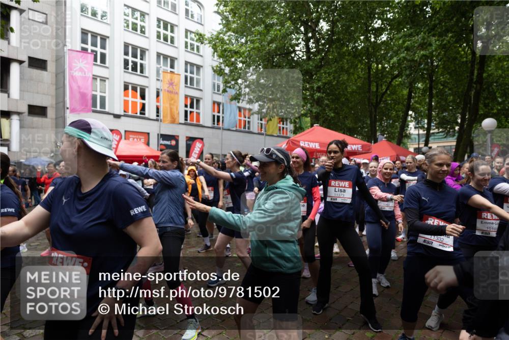 14.06.2026 - REWE Women's Run Michael Strokosch http://msf.ph/oto/9781502 14.06.2026 08:39:19 Laufen 10516, 11373, 57, 11332, 10199 meine-sportfotos.de