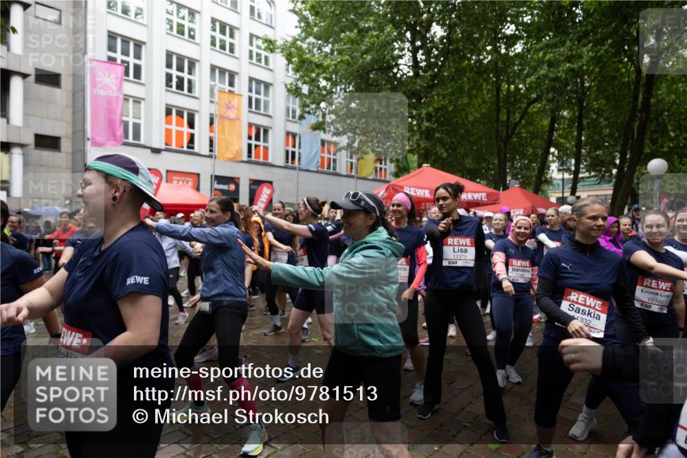 14.06.2026 - REWE Women's Run Michael Strokosch http://msf.ph/oto/9781513 14.06.2026 08:39:20 Laufen 11373, 10682, 1332, 10199, 7 meine-sportfotos.de
