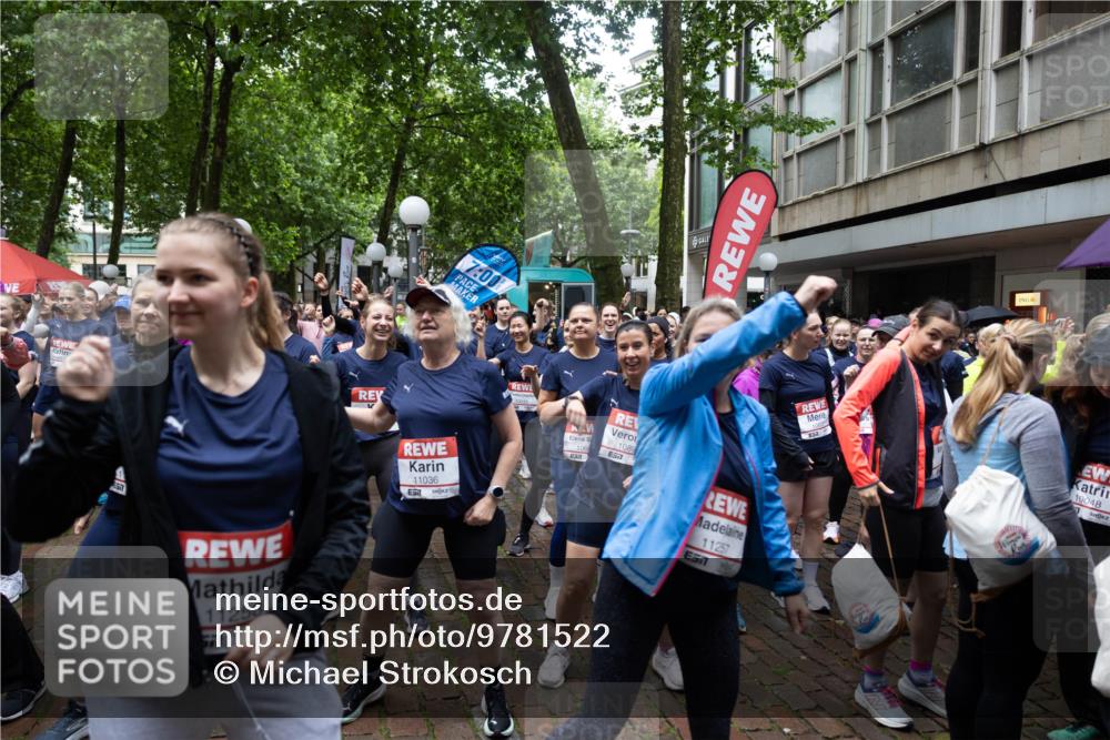 14.06.2026 - REWE Women's Run Michael Strokosch http://msf.ph/oto/9781522 14.06.2026 08:39:23 Laufen 11258, 57, 11036, 7, 00, 1089, 6517, 11257, 57, 10048 meine-sportfotos.de