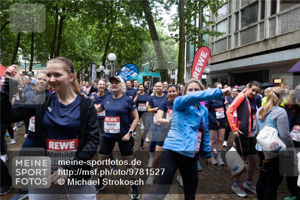 14.06.2026 - REWE Women's Run Michael Strokosch http://msf.ph/oto/9781527 14.06.2026 08:39:24 Laufen 11, 6517, 11258, 11036, 7, 00, 10048 meine-sportfotos.de