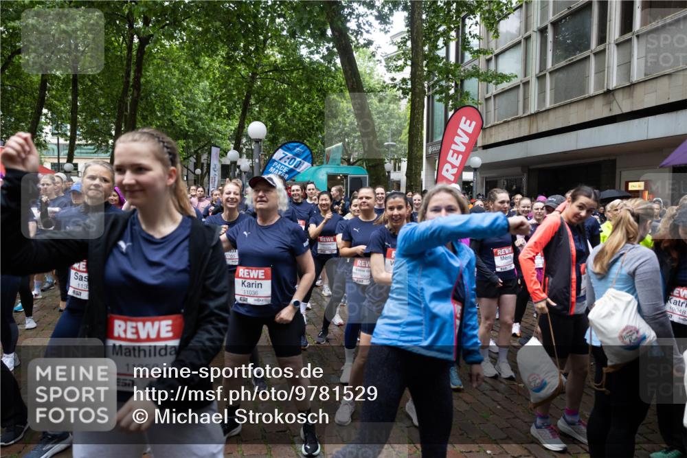 14.06.2026 - REWE Women's Run Michael Strokosch http://msf.ph/oto/9781529 14.06.2026 08:39:24 Laufen 113, 657, 11258, 651, 0705, 11036, 7, 00, 10685, 10048 meine-sportfotos.de