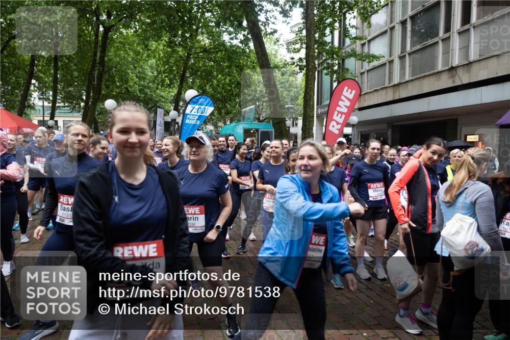 14.06.2026 - REWE Women's Run Michael Strokosch http://msf.ph/oto/9781538 14.06.2026 08:39:24 Laufen 11332, 657, 7, 7, 00, 036, 257, 100, 577 meine-sportfotos.de