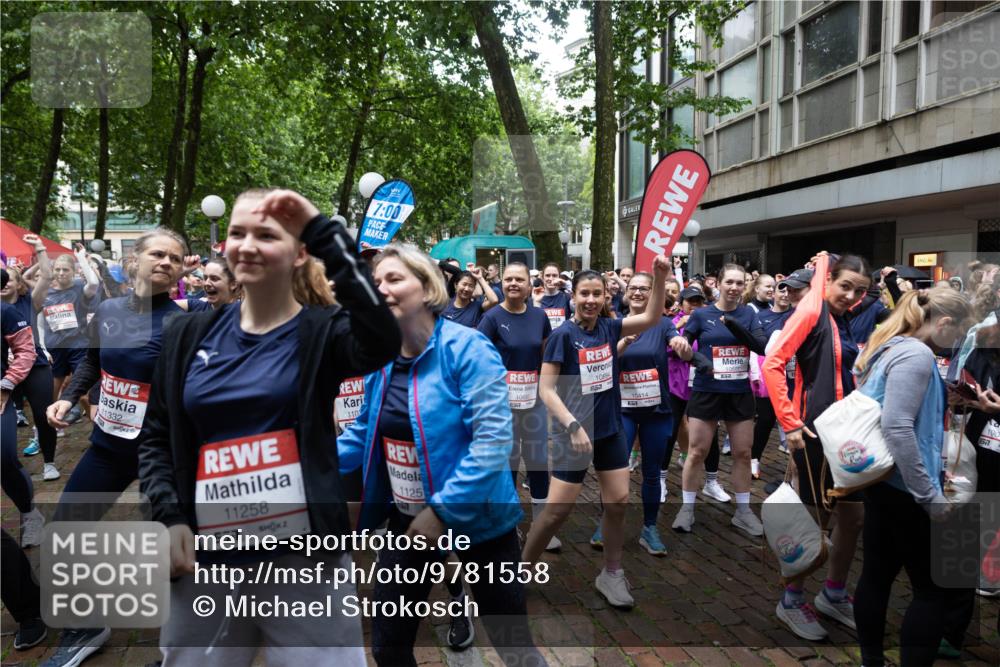 14.06.2026 - REWE Women's Run Michael Strokosch http://msf.ph/oto/9781558 14.06.2026 08:39:25 Laufen 7, 00, 1332, 11258, 110, 1125, 10685, 1089, 657, 10414, 57, 100 meine-sportfotos.de