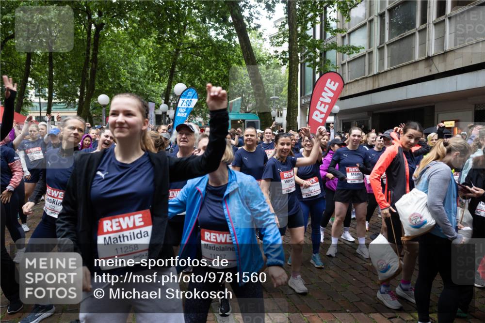 14.06.2026 - REWE Women's Run Michael Strokosch http://msf.ph/oto/9781560 14.06.2026 08:39:25 Laufen 7, 00, 1332, 11258, 7, 11257, 108, 100, 577 meine-sportfotos.de