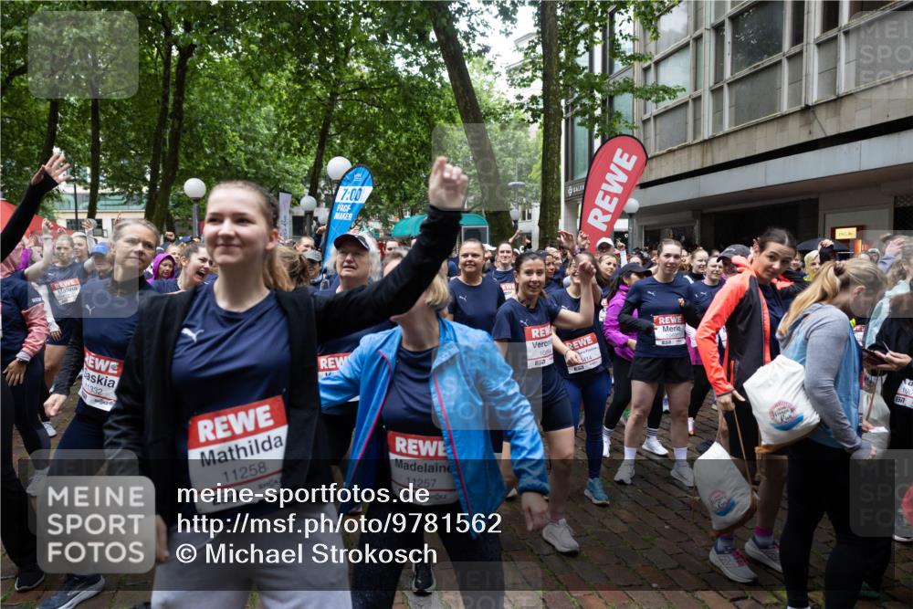 14.06.2026 - REWE Women's Run Michael Strokosch http://msf.ph/oto/9781562 14.06.2026 08:39:25 Laufen 7, 00, 1332, 11258, 7, 11257, 1089, 657, 414, 100, 571 meine-sportfotos.de