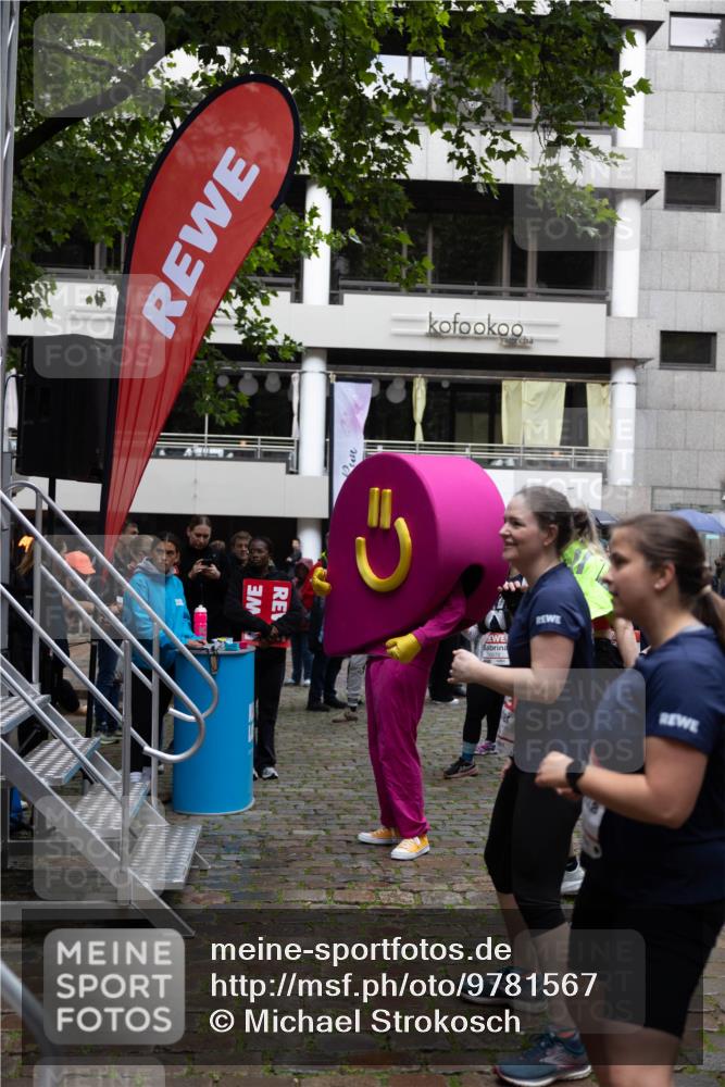14.06.2026 - REWE Women's Run Michael Strokosch http://msf.ph/oto/9781567 14.06.2026 08:39:30 Laufen 10572 meine-sportfotos.de
