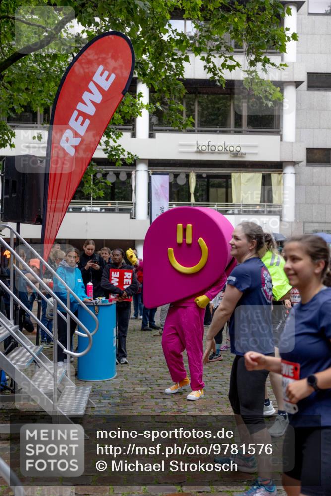14.06.2026 - REWE Women's Run Michael Strokosch http://msf.ph/oto/9781576 14.06.2026 08:39:31 Laufen  meine-sportfotos.de