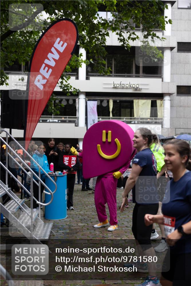 14.06.2026 - REWE Women's Run Michael Strokosch http://msf.ph/oto/9781580 14.06.2026 08:39:31 Laufen  meine-sportfotos.de