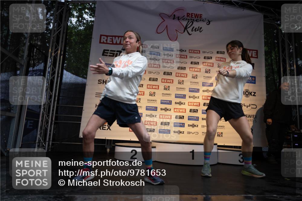 14.06.2026 - REWE Women's Run Michael Strokosch http://msf.ph/oto/9781653 14.06.2026 08:39:42 Laufen 3, 3, 4, 7, 34, 5, 5, 5, 10, 5, 5, 57, 3, 3, 2, 1, 5 meine-sportfotos.de