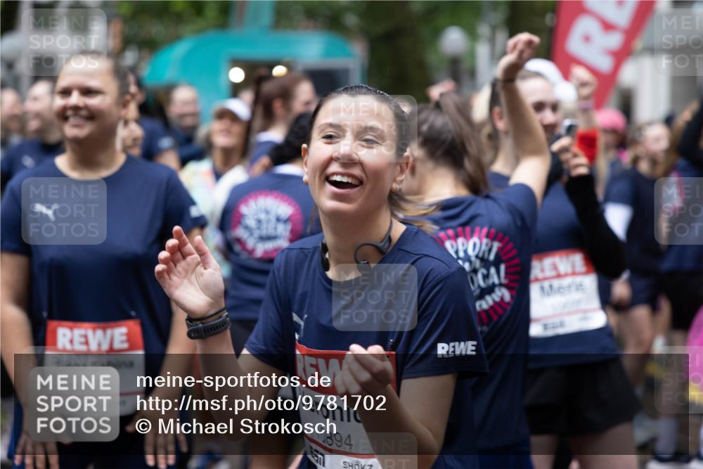 14.06.2026 - REWE Women's Run Michael Strokosch http://msf.ph/oto/9781702 14.06.2026 08:39:57 Laufen 10685, 4351, 10894, 557 meine-sportfotos.de