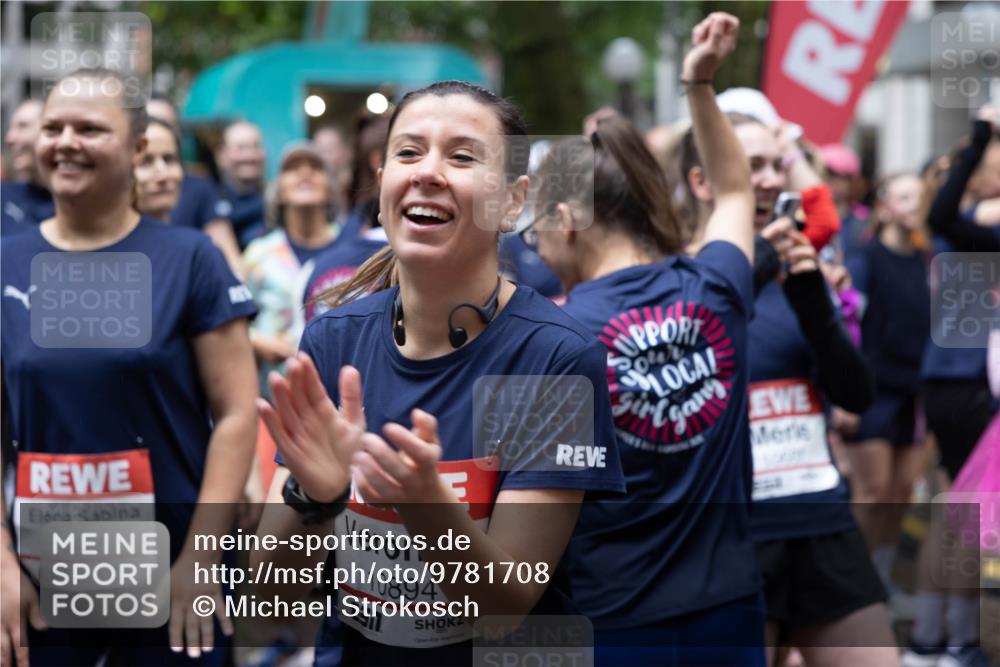 14.06.2026 - REWE Women's Run Michael Strokosch http://msf.ph/oto/9781708 14.06.2026 08:39:57 Laufen 10685, 1511, 10894, 657, 2 meine-sportfotos.de