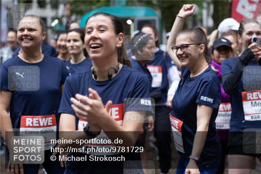 14.06.2026 - REWE Women's Run Michael Strokosch http://msf.ph/oto/9781729 14.06.2026 08:39:58 Laufen 10685, 089, 657, 106 meine-sportfotos.de