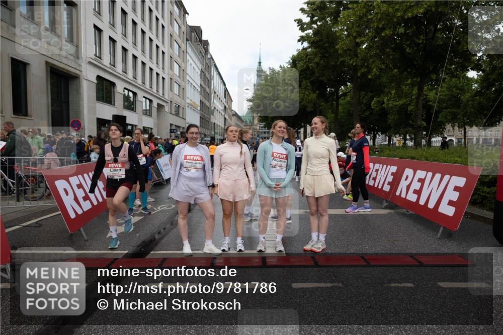 14.06.2026 - REWE Women's Run Michael Strokosch http://msf.ph/oto/9781786 14.06.2026 08:48:20 Laufen 10134, 11011 meine-sportfotos.de