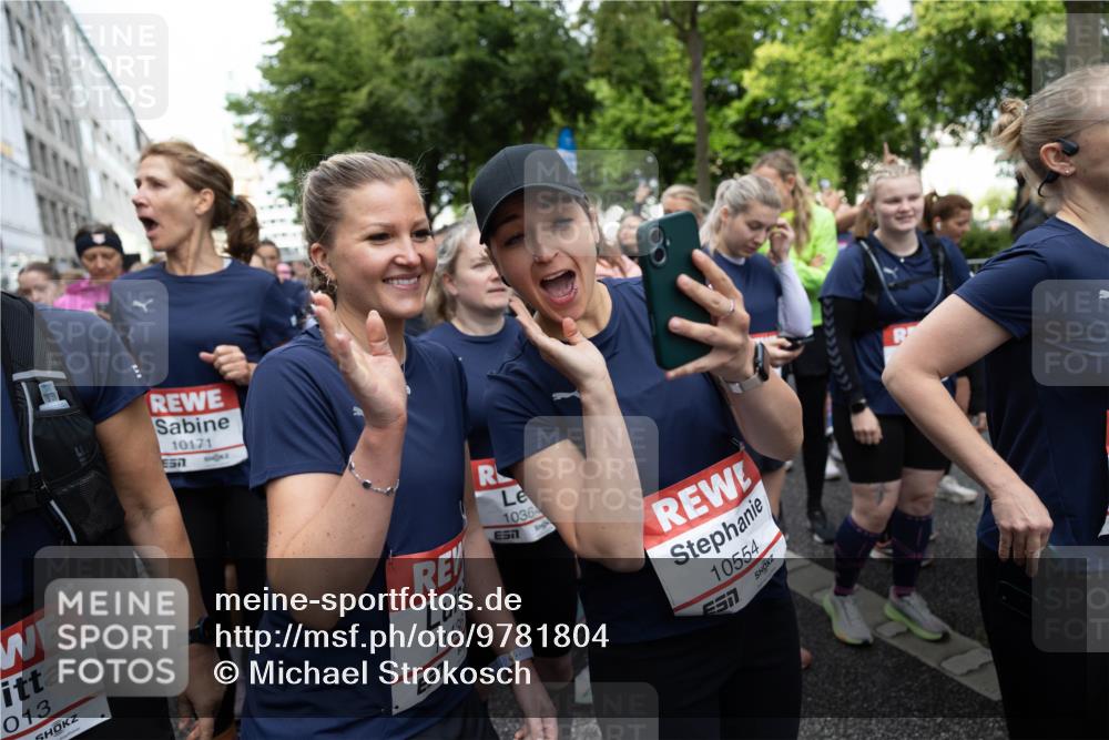 14.06.2026 - REWE Women's Run Michael Strokosch http://msf.ph/oto/9781804 14.06.2026 08:50:57 Laufen 013, 10171, 11436, 1036, 657, 10554 meine-sportfotos.de