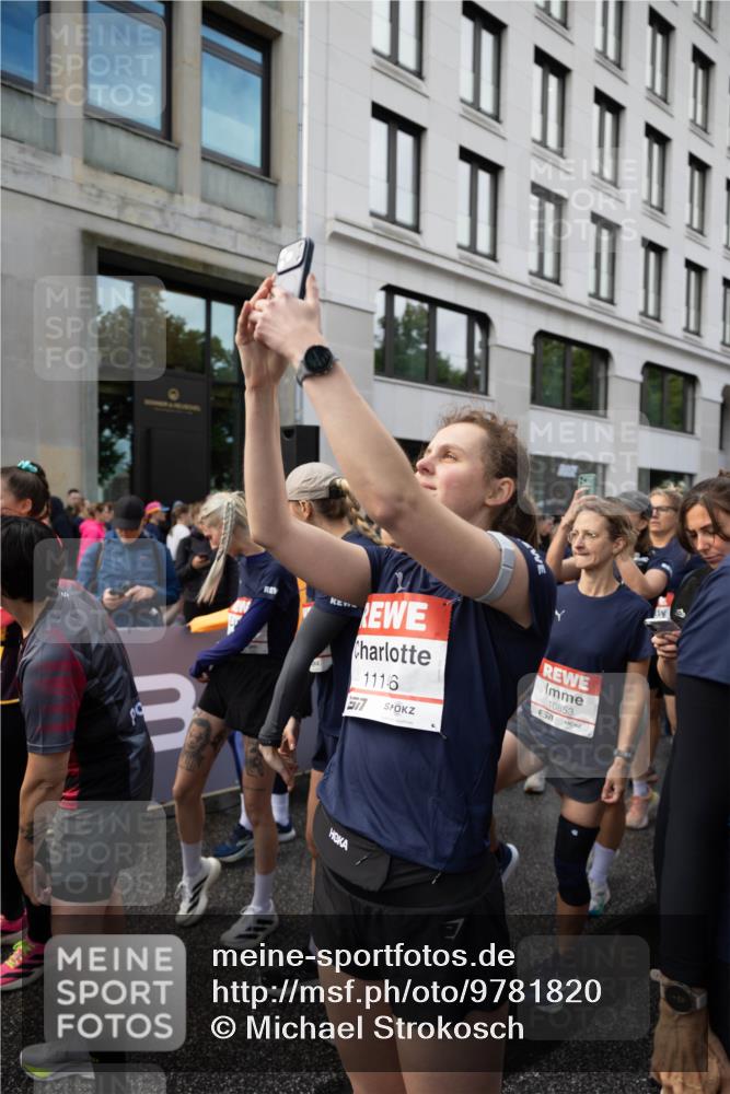 14.06.2026 - REWE Women's Run Michael Strokosch http://msf.ph/oto/9781820 14.06.2026 08:51:59 Laufen 3, 1116, 577, 10853, 114 meine-sportfotos.de