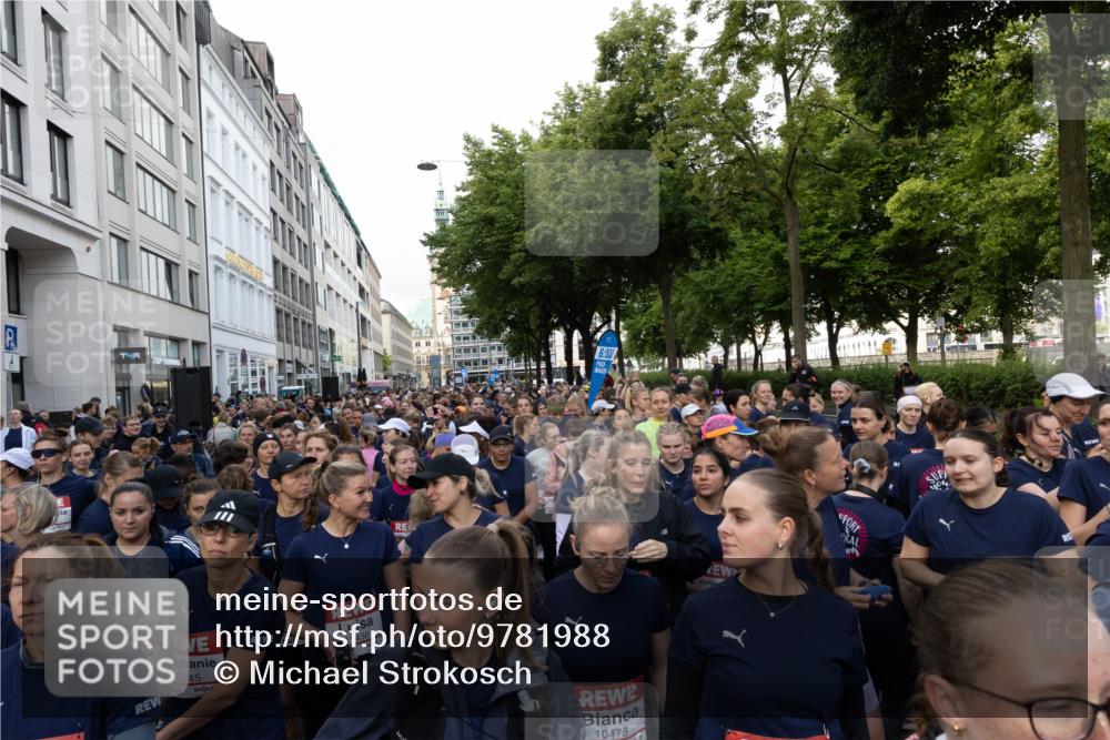 14.06.2026 - REWE Women's Run Michael Strokosch http://msf.ph/oto/9781988 14.06.2026 08:53:04 Laufen 11245, 11436, 10478 meine-sportfotos.de