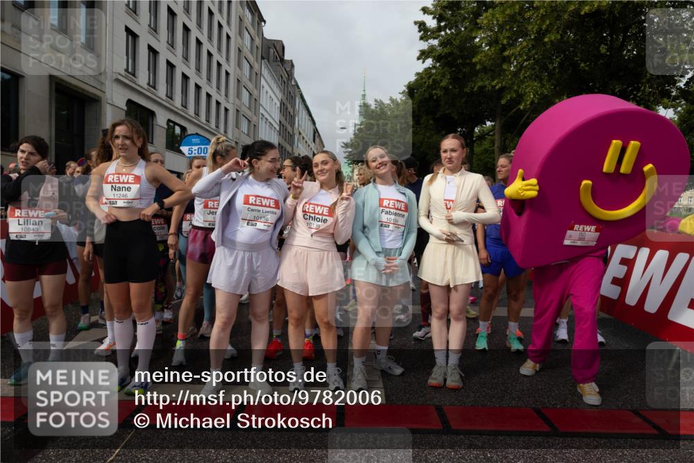 14.06.2026 - REWE Women's Run Michael Strokosch http://msf.ph/oto/9782006 14.06.2026 08:55:21 Laufen 10843, 57, 5, 00, 11246, 7, 10136, 10135, 10134 meine-sportfotos.de